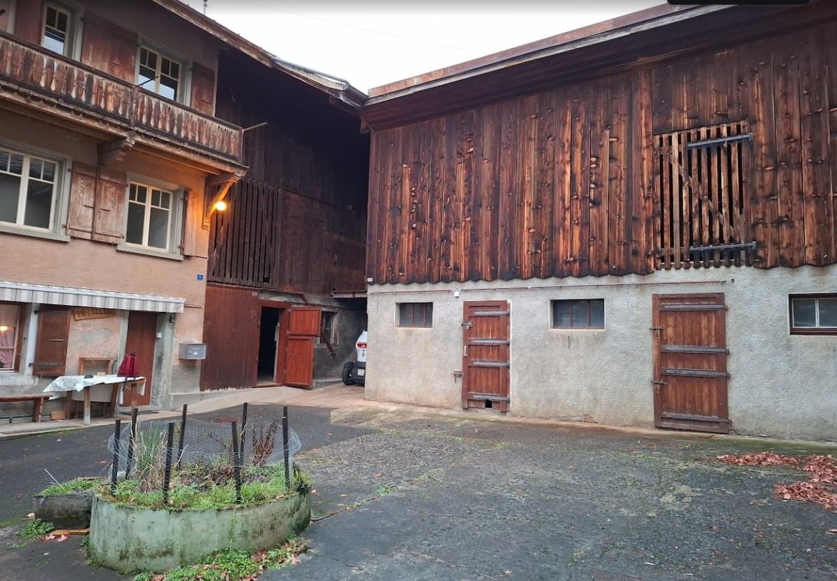 Maison à rénover + 2 granges